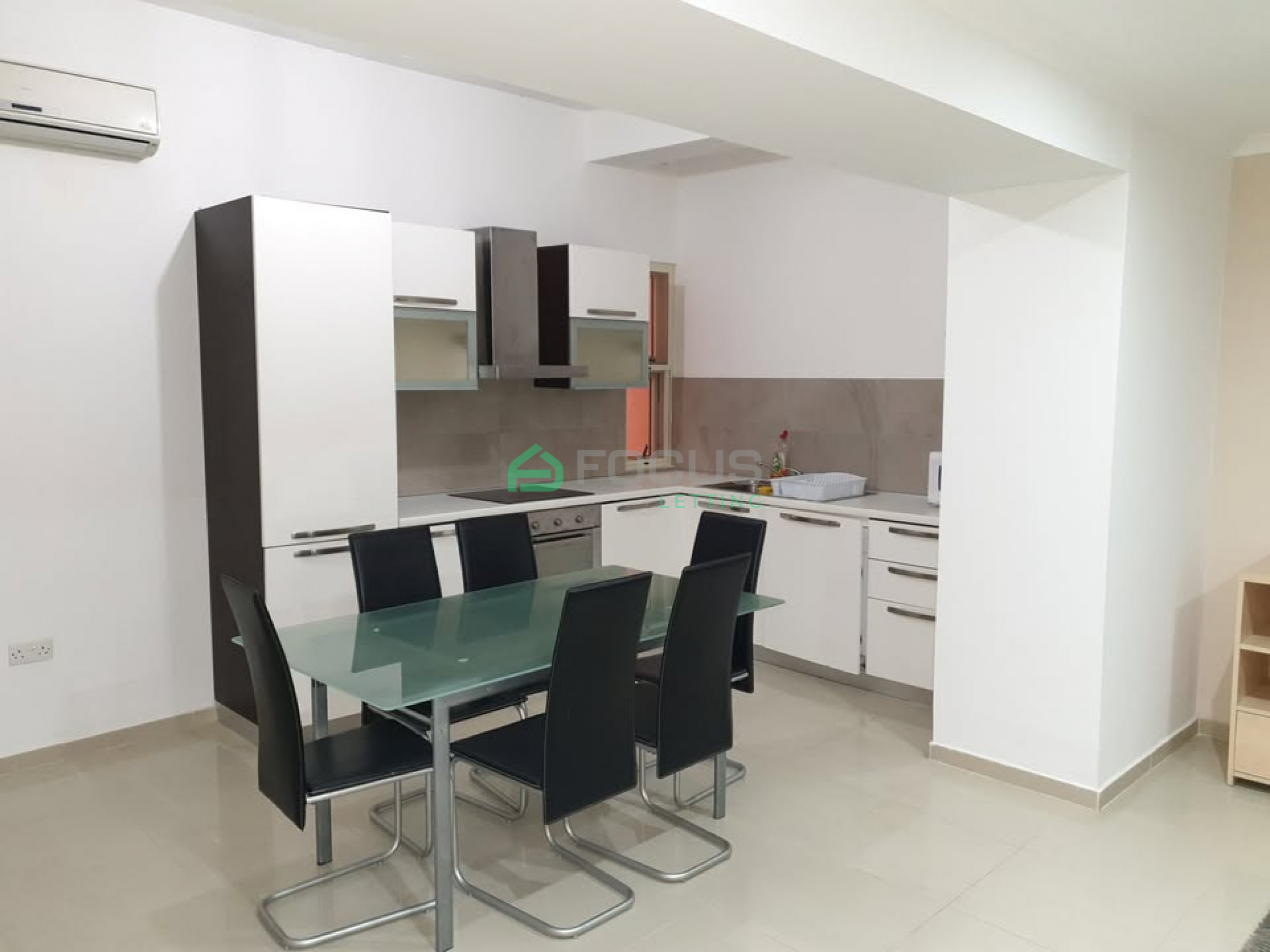 1 Bedroom Maisonette in St Julian's
