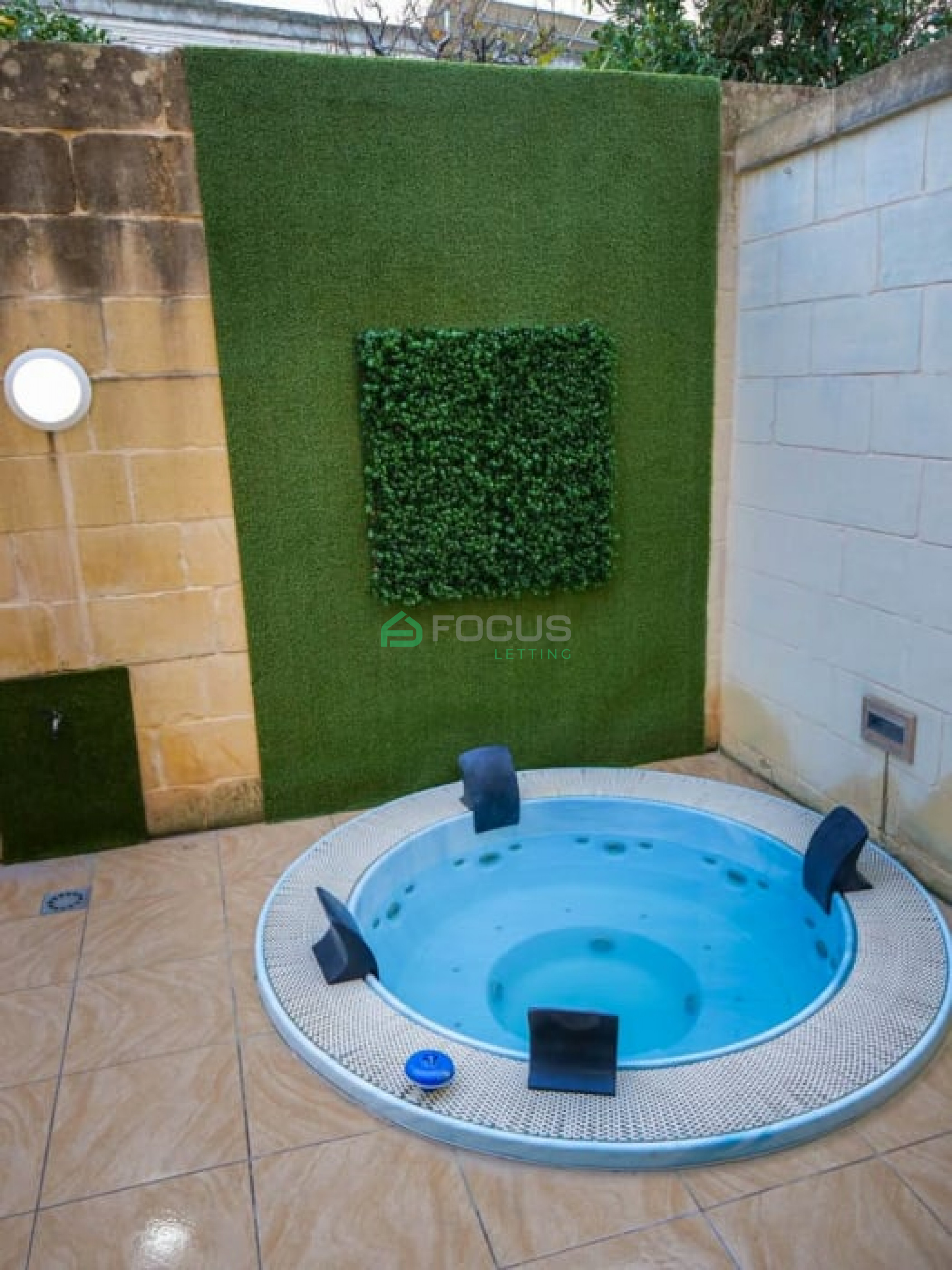 4 Bedroom Apartment in Naxxar