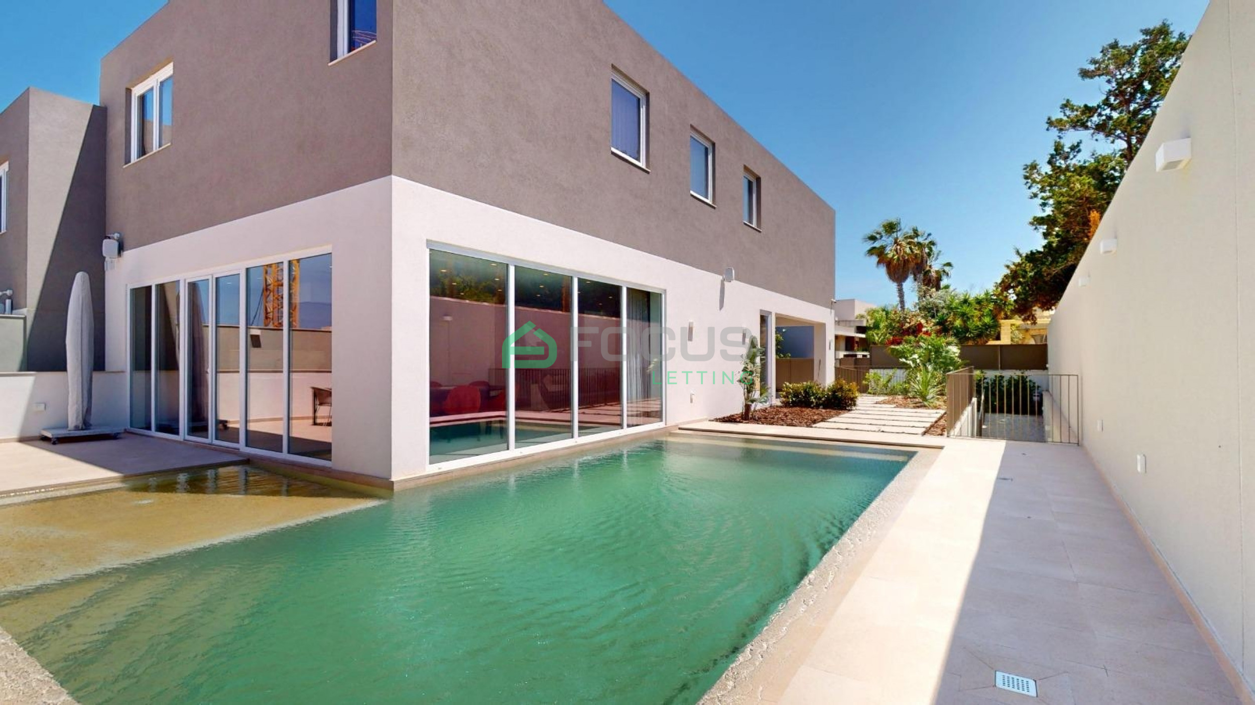 6 Bedroom Villa in Bahar ic-Caghaq