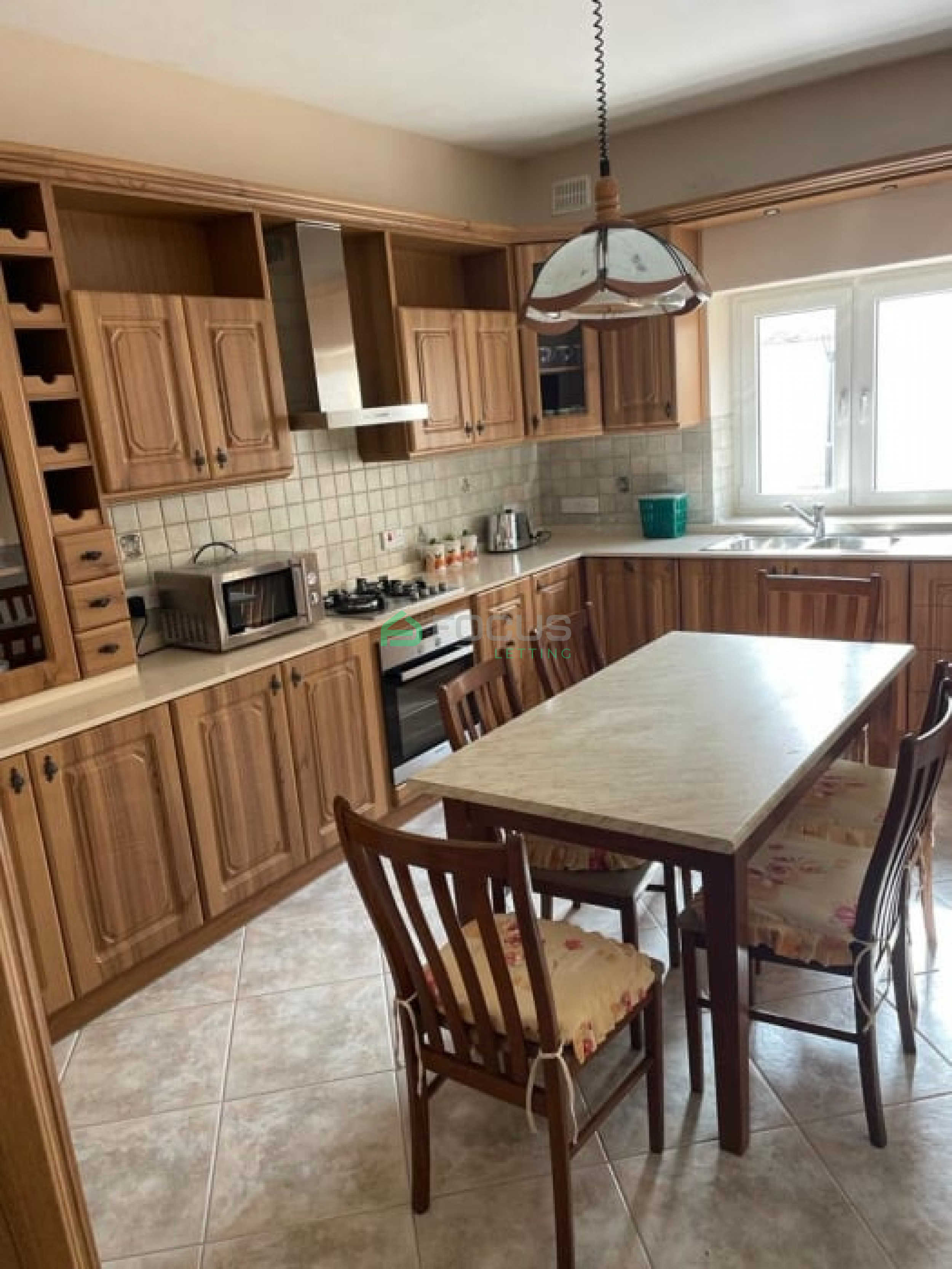 3 Bedroom Maisonette in Pembroke
