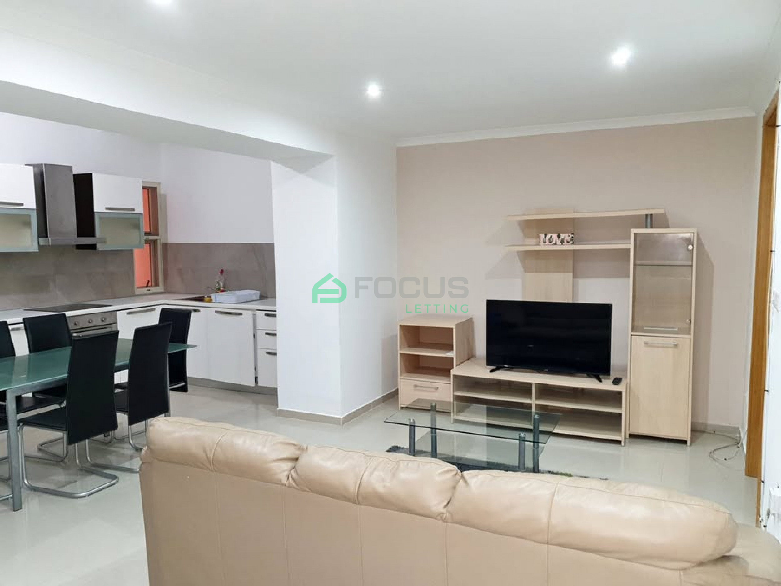 1 Bedroom Maisonette in St Julian's