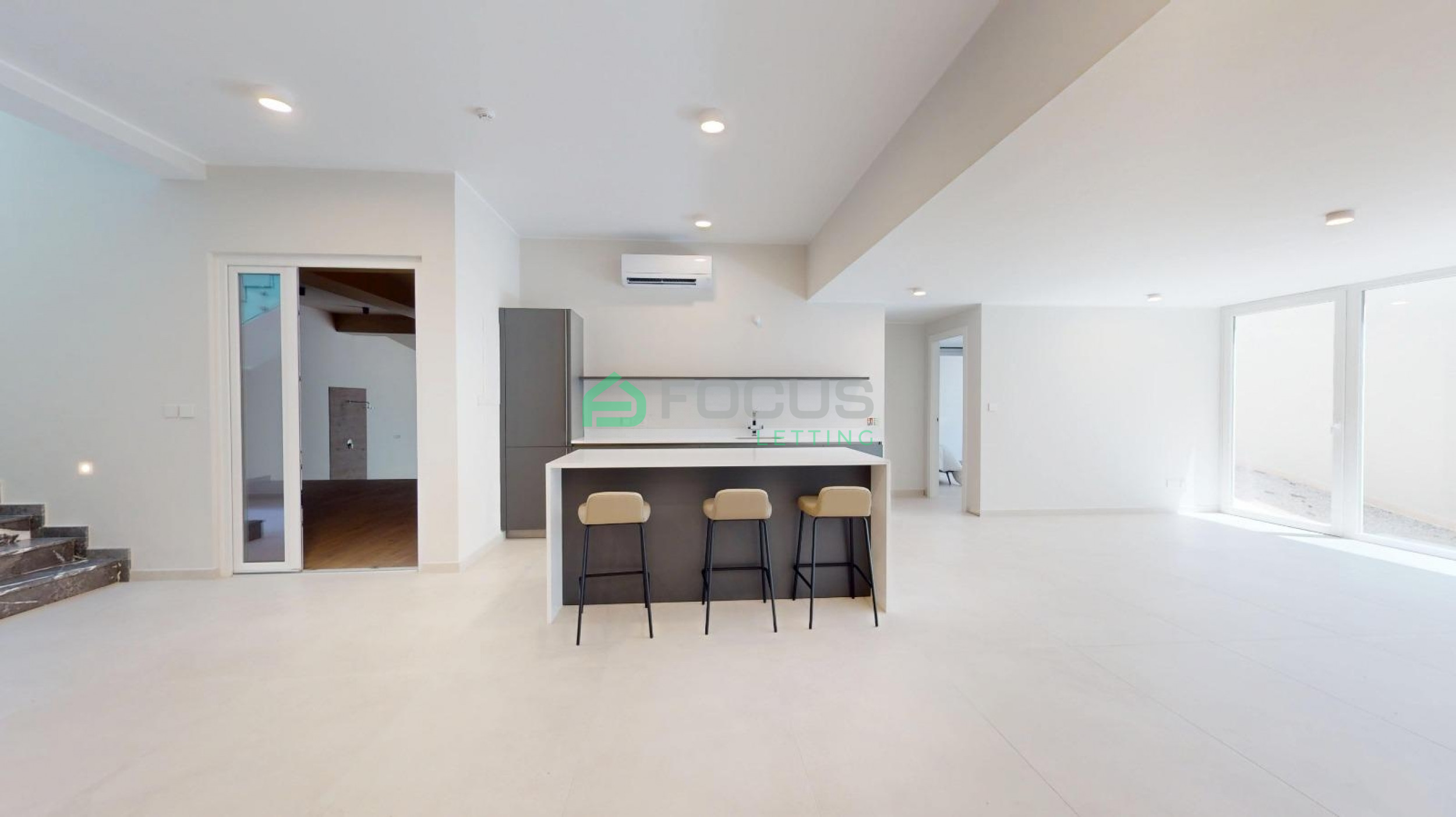 6 Bedroom Villa in Bahar ic-Caghaq