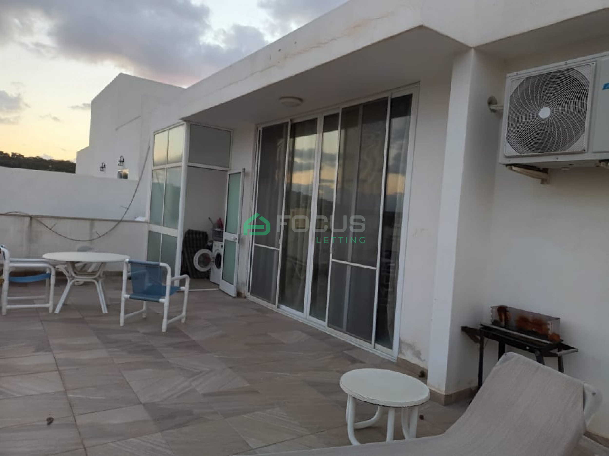 3 Bedroom Penthouse in San Pawl tat Targa
