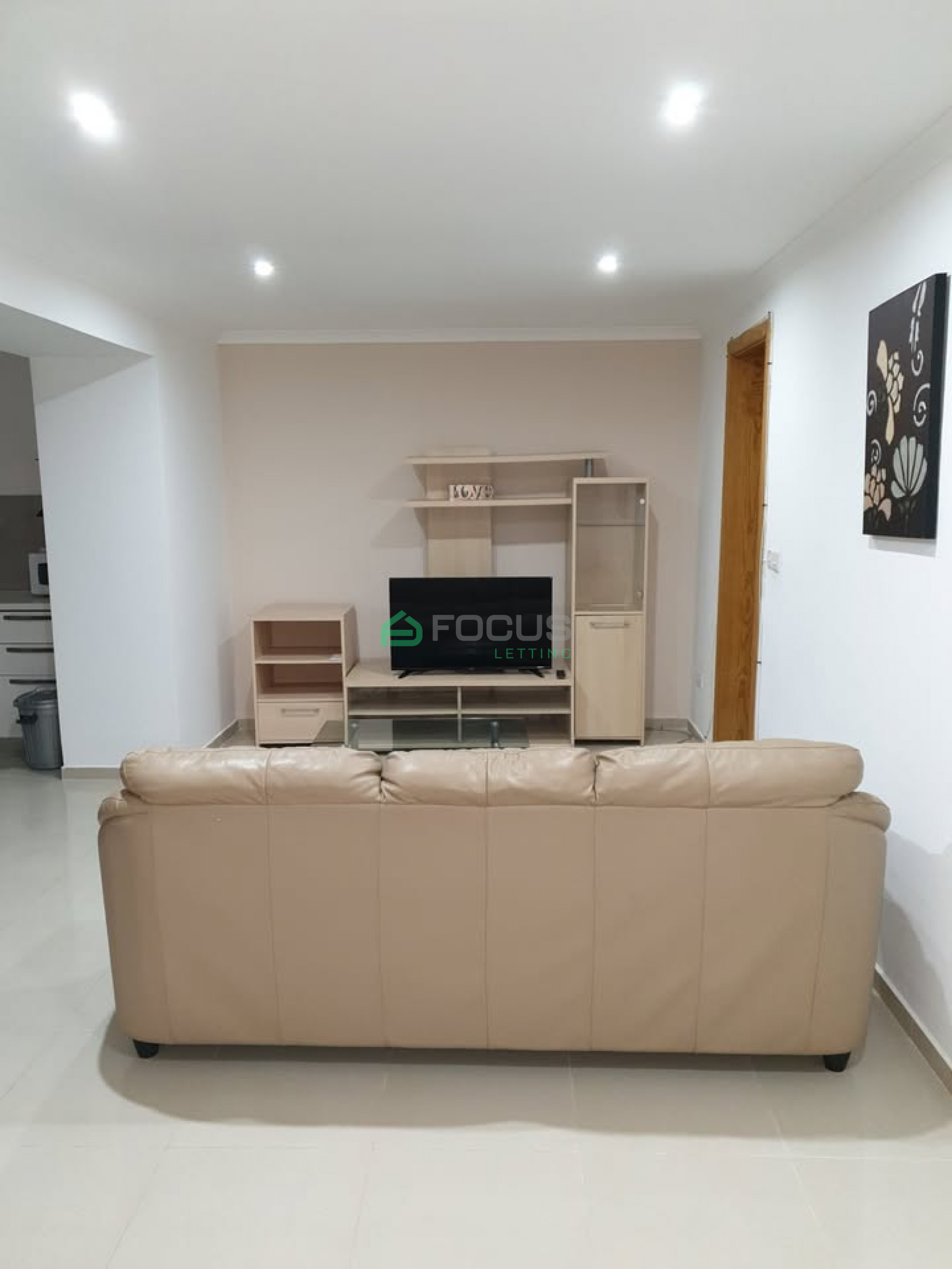 1 Bedroom Maisonette in St Julian's